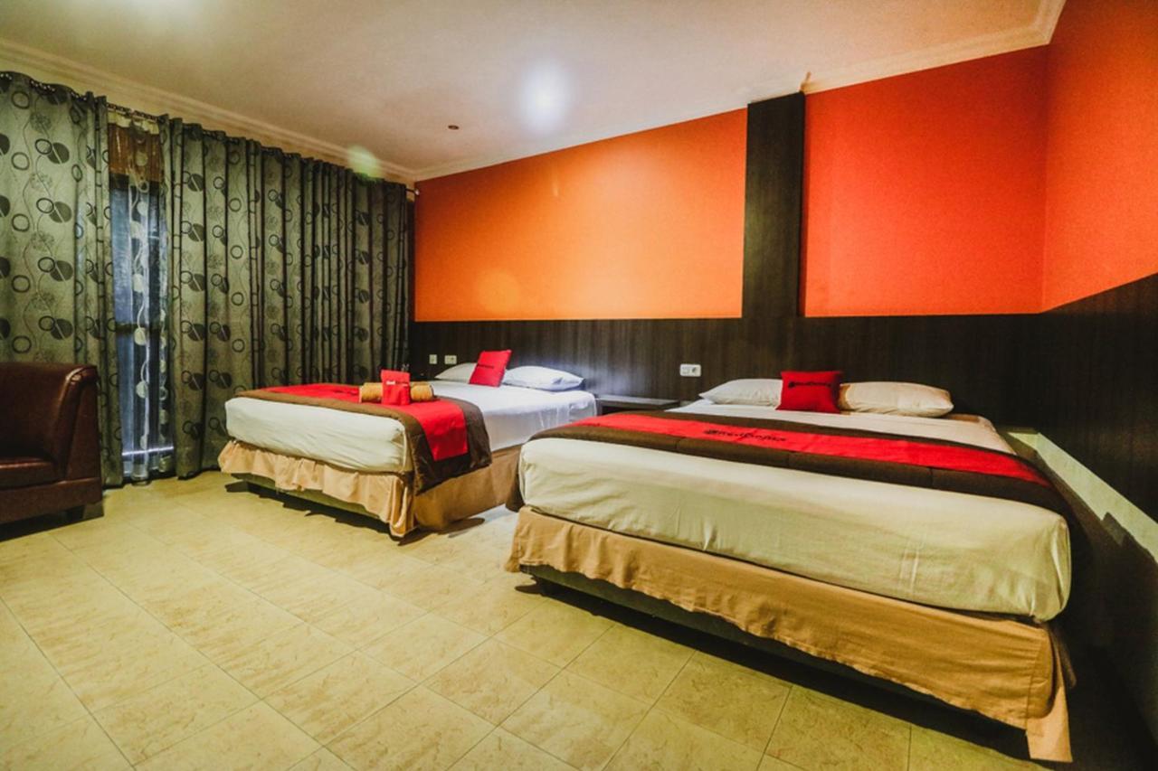 Reddoorz Plus Near Jambi Prima Mall Exterior photo